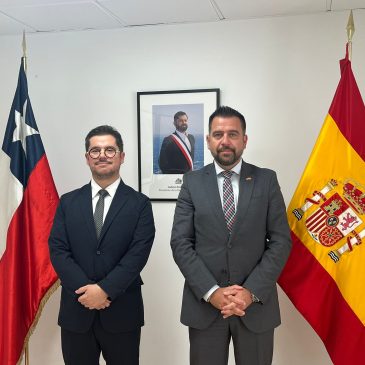 El delegado de la Zona Franca de Cádiz y el embajador de Chile acercan líneas de colaboración en torno a la Economía Azul