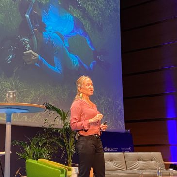 Celine Cousteau defiende la importancia de la interconexión entre economía, naturaleza y salud en la apertura del Blue Zone Forum-Innovazul 2024